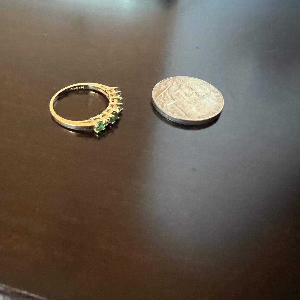 14K yellow gold ring with emeralds and diamonds. - Picture 4 of 16